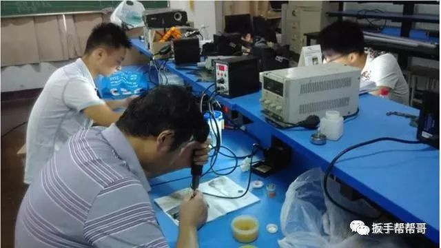 家电、手机和计算机维修中示波器的应用与必要性